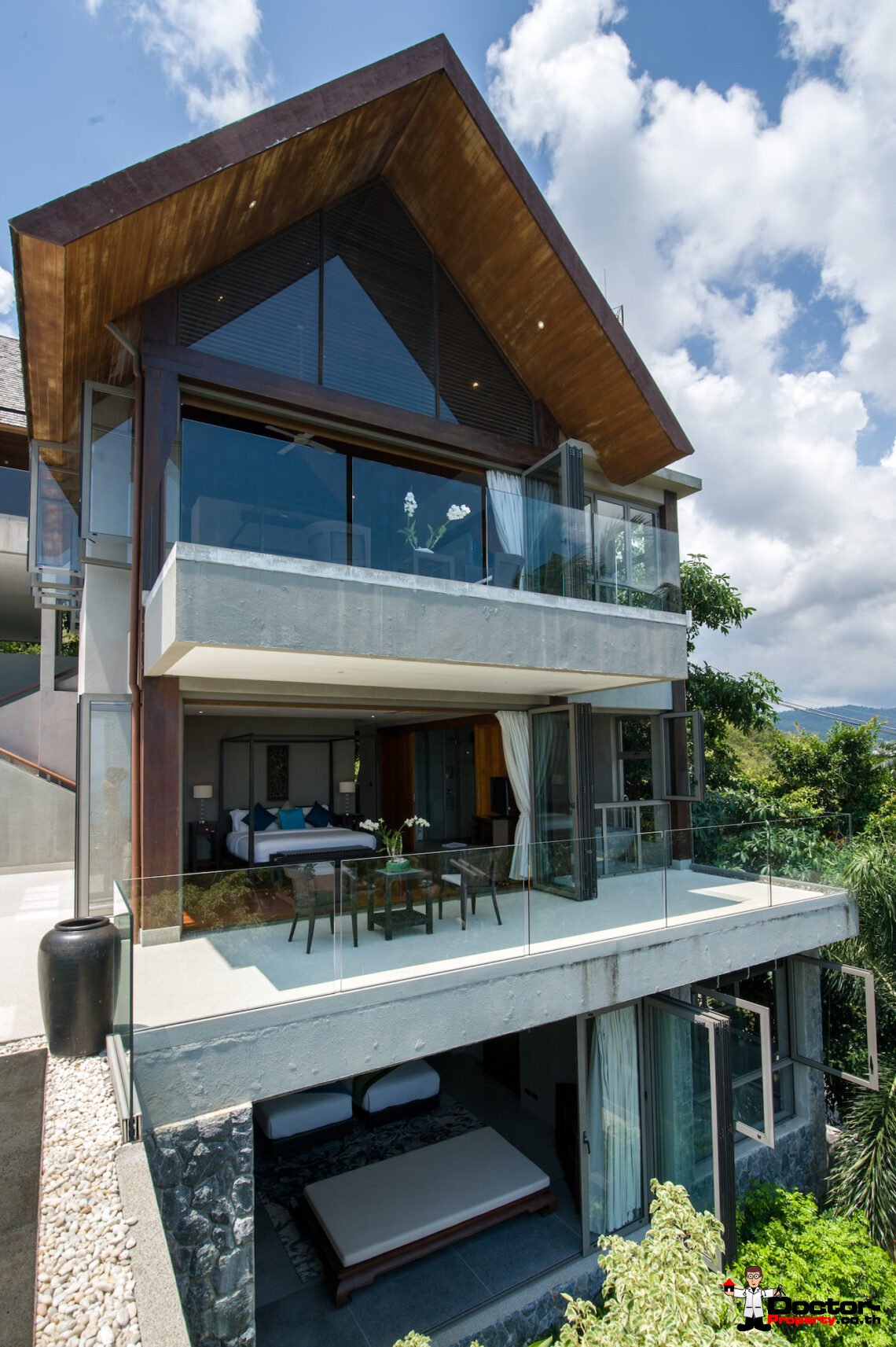 Award Winning 6 Bedroom Residence in Bo Phut, Koh Samui – For Sale